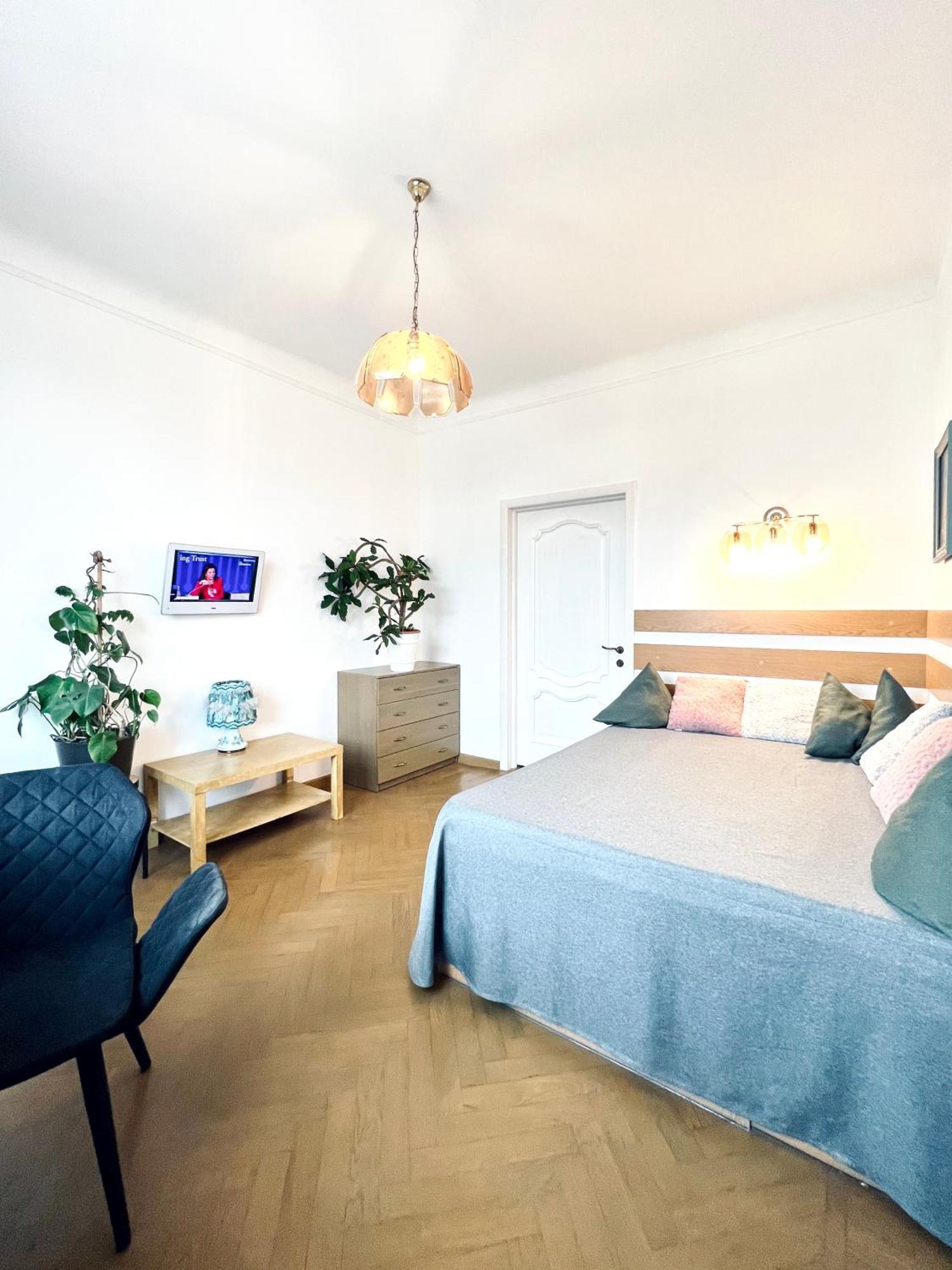 Apartment On Skorykovskyi Lane 4 Днепър Екстериор снимка