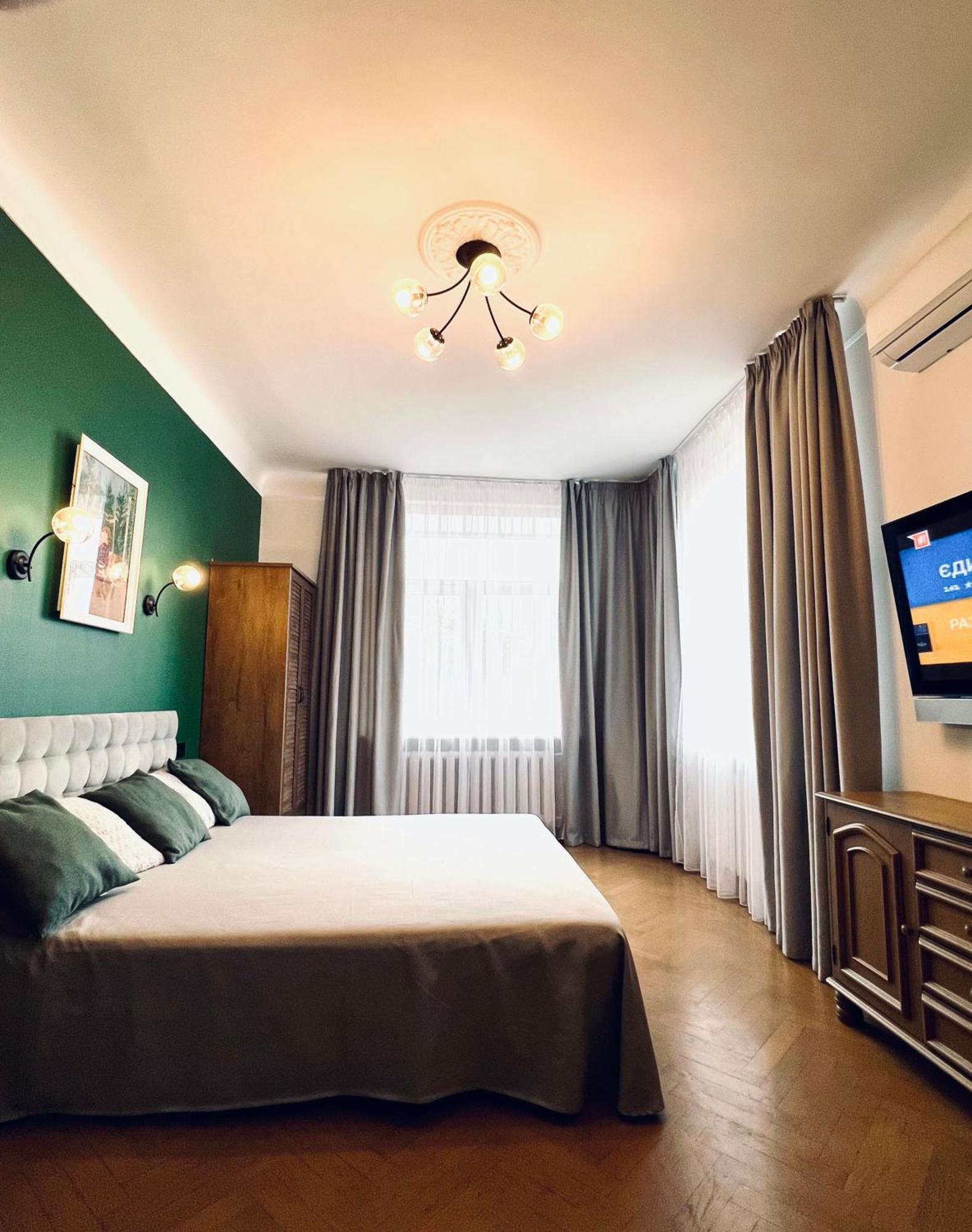 Apartment On Skorykovskyi Lane 4 Днепър Екстериор снимка