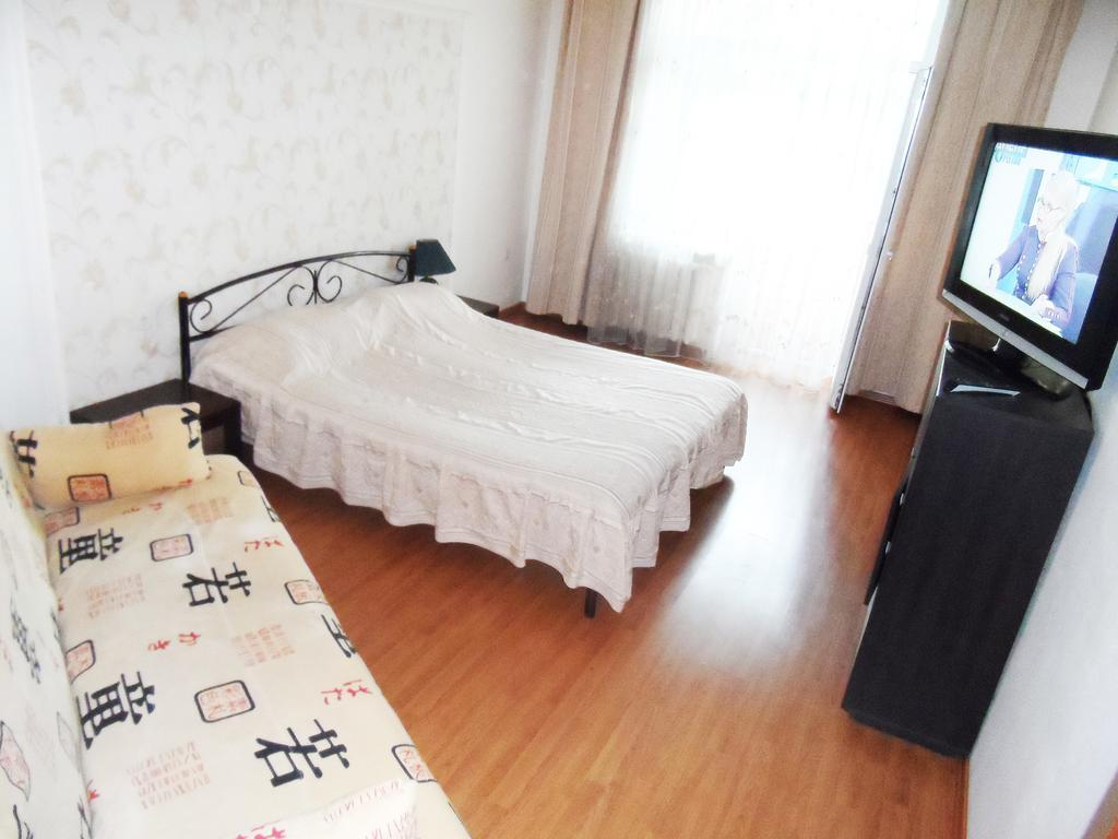 Apartment On Skorykovskyi Lane 4 Днепър Екстериор снимка